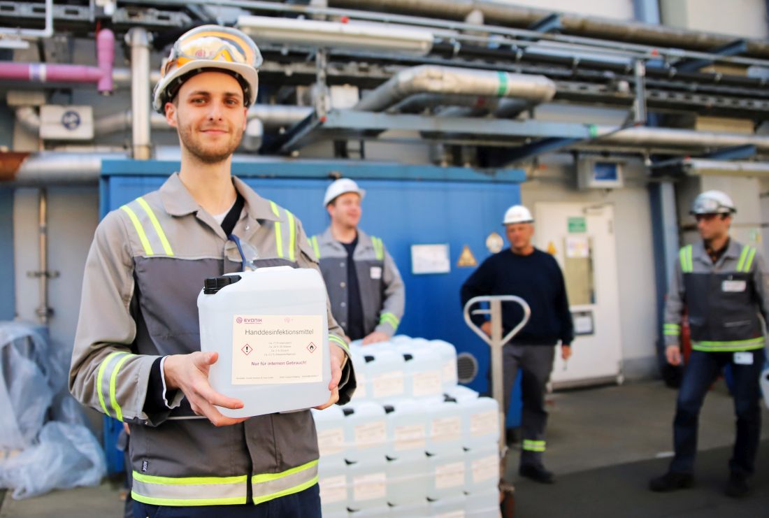 Evonik spendet Hanau 3.000 Liter Desinfektionsmittel