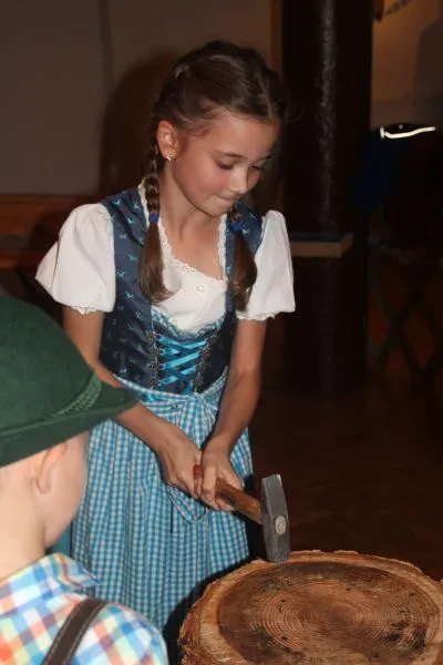 faschoktobuedes3