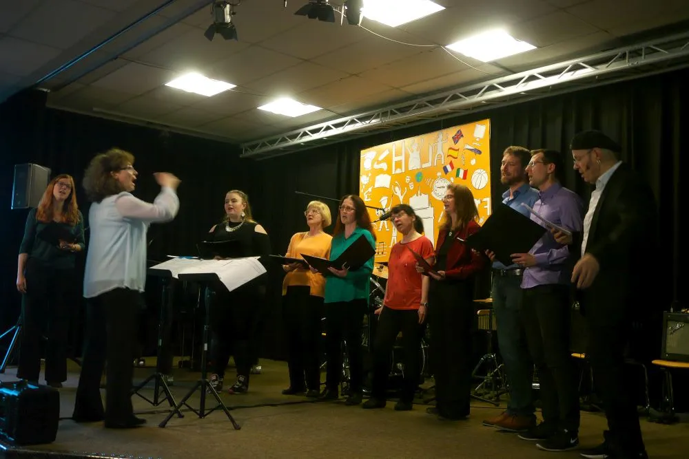 schulchorhola.jpg