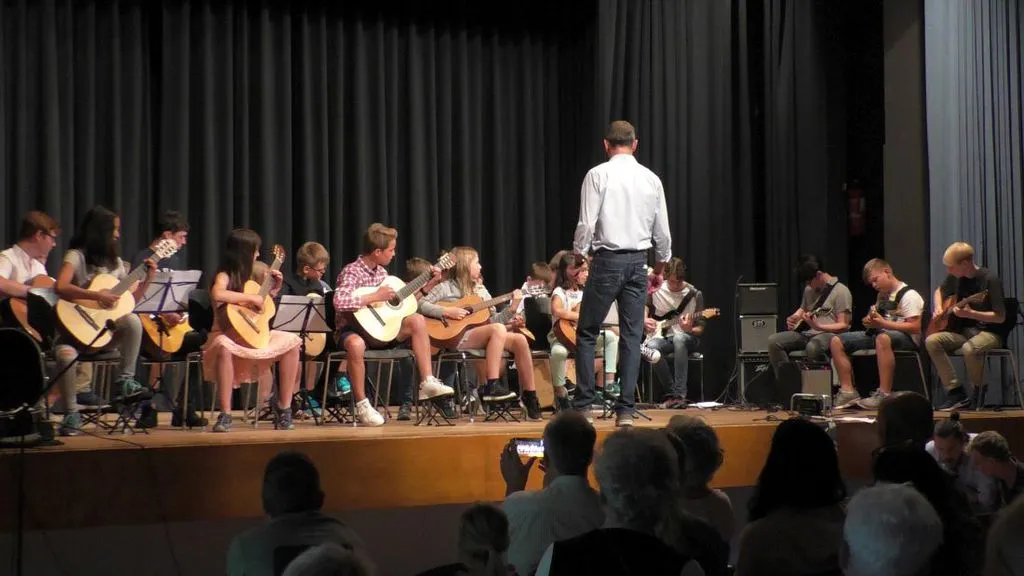 woodstockgitarre3.jpg