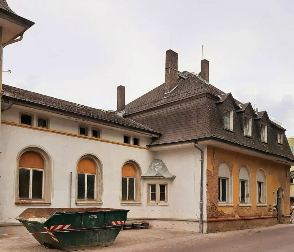 bahnhgruennidderau2.jpg