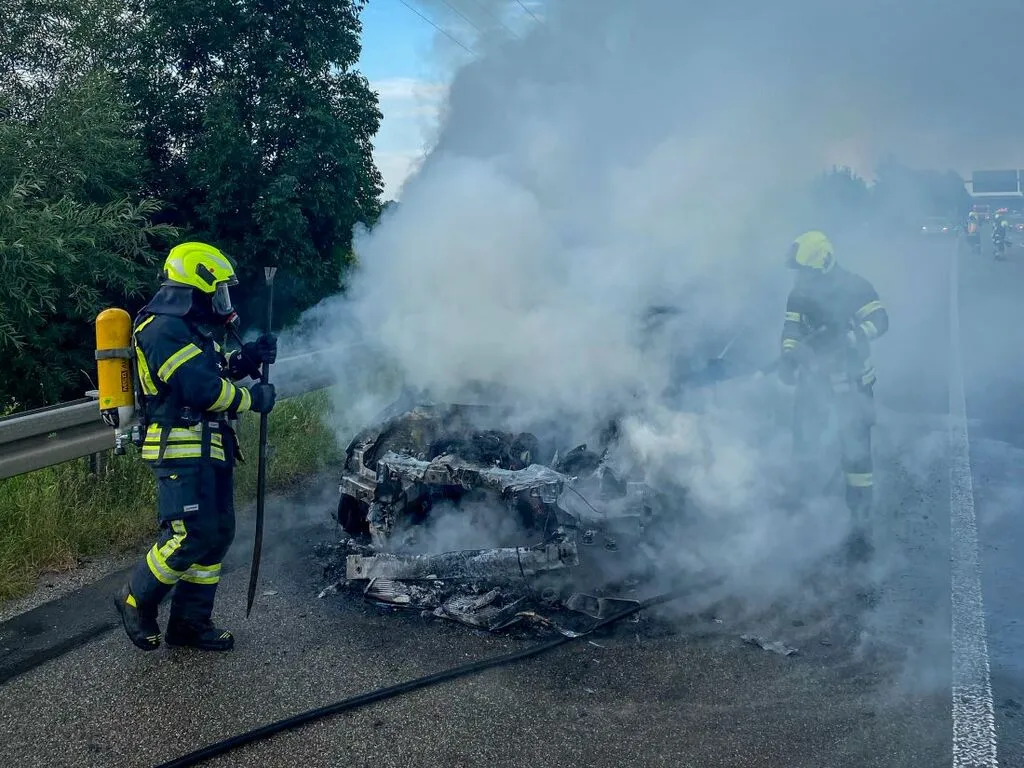 pkwbrenntselbold2.jpg