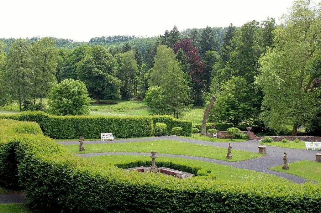 schlossramho14.jpg
