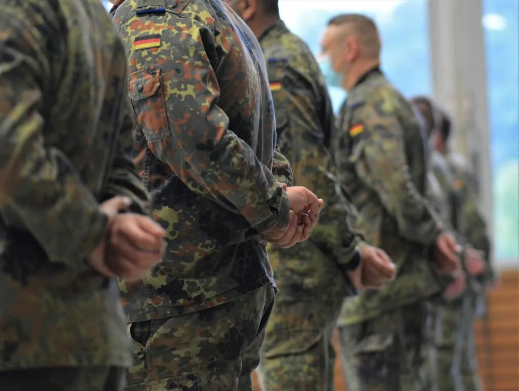 ronnebundeswehr2.jpg