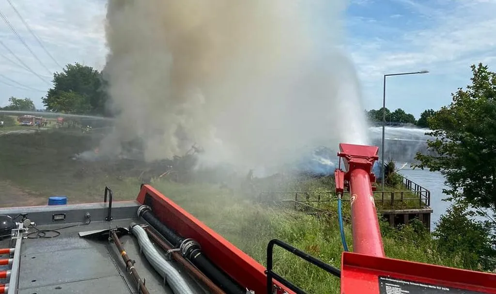schleusebrandffwhu4.jpg