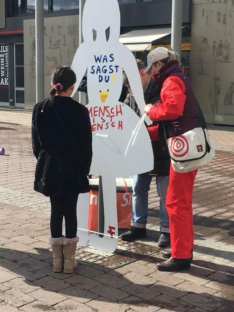 menschistmenschhanau4.jpg