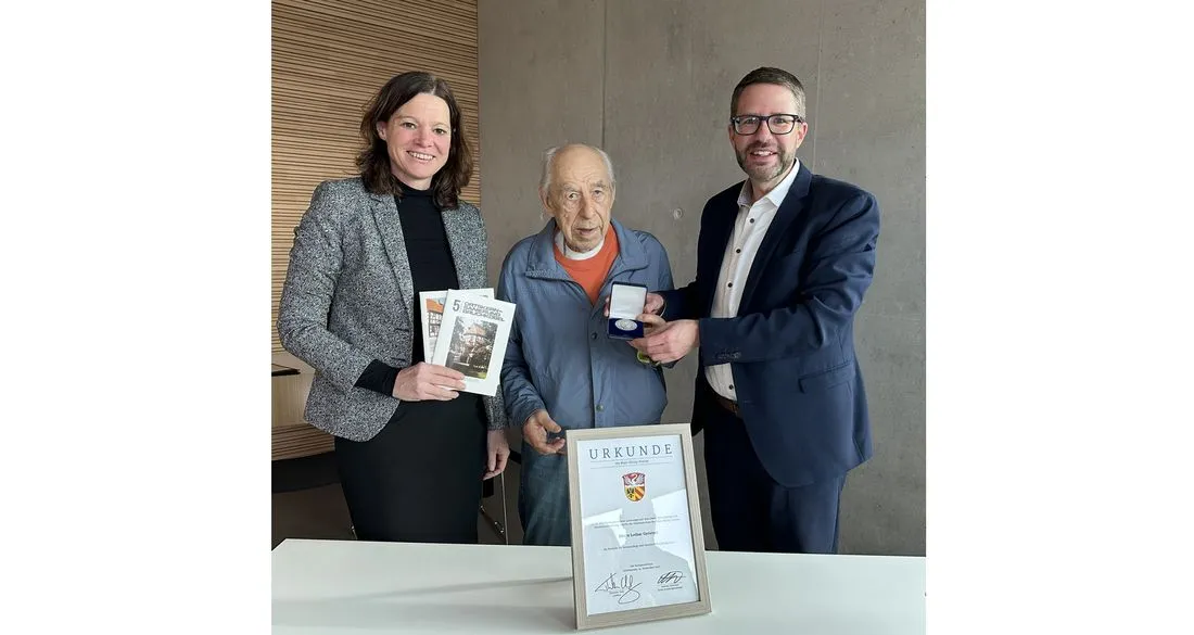 Bruchköbel: Lothar Gerstner erhält Heimatmedaille für großes Engagement im Denkmalschutz