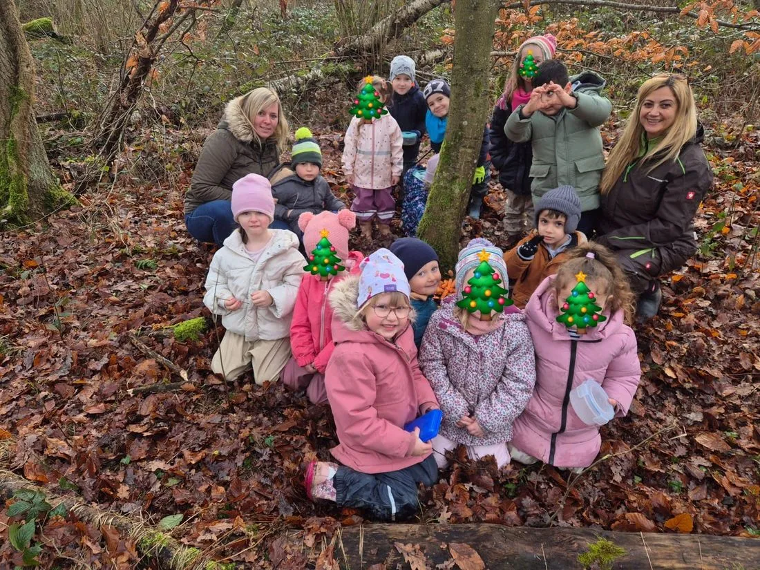 Waldweihnacht mit Kindern aus der Kita Nelly Sachs