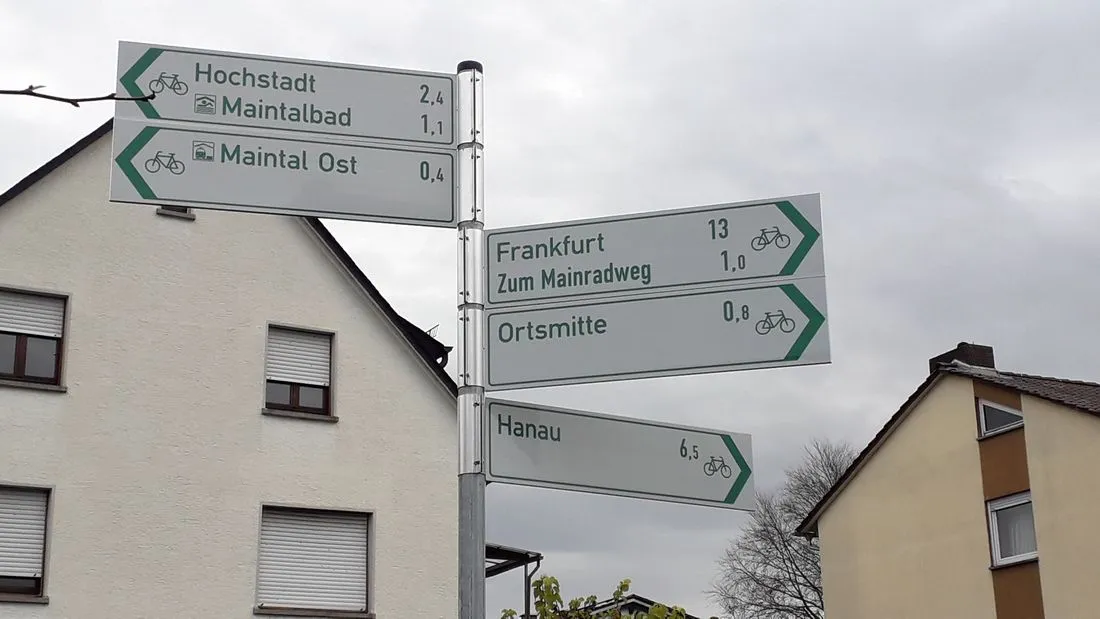 Neue Fahrradwegweiser in Maintal
