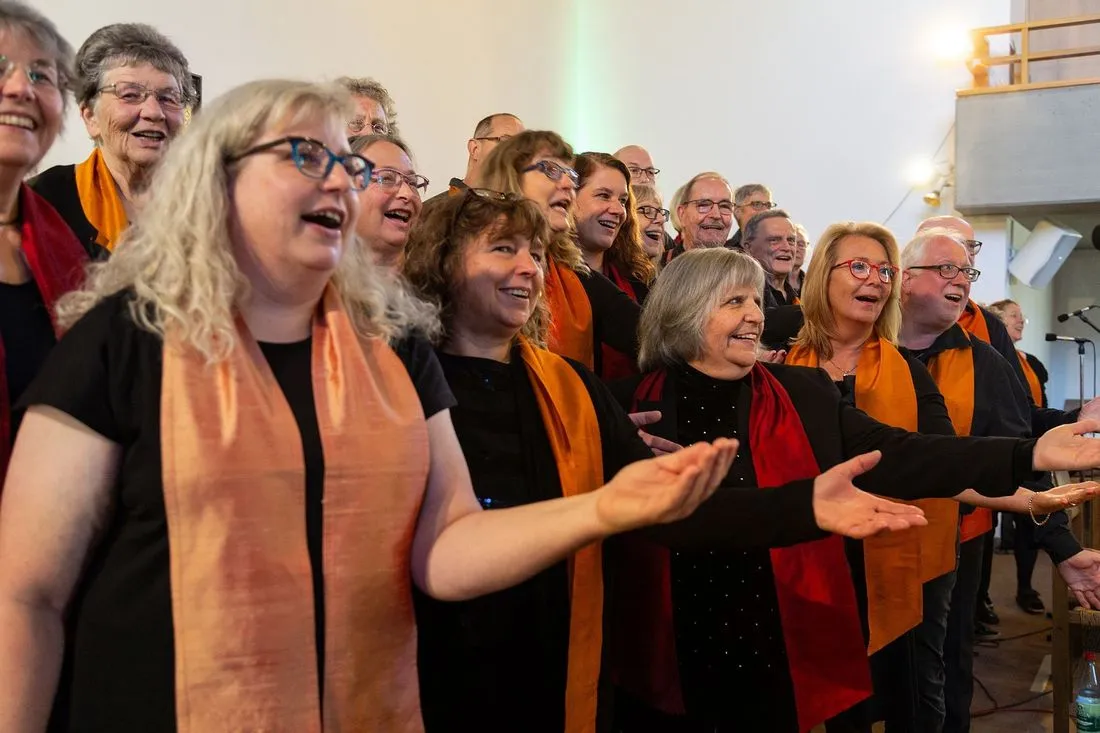 „GOOD NEWS“ singt für das JUZ in Dörnigheim