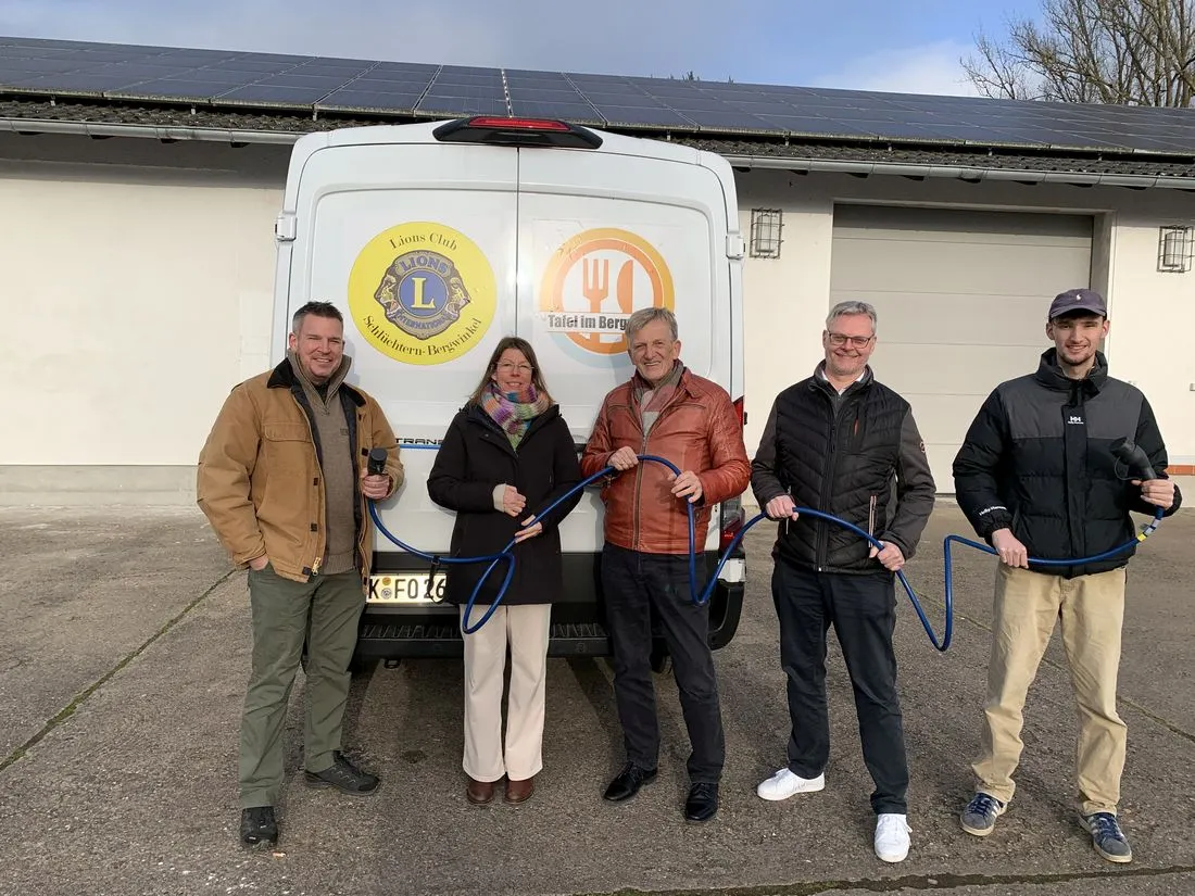 Spendenübergabe durch den Lionsclub an die Tafel im Bergwinkel