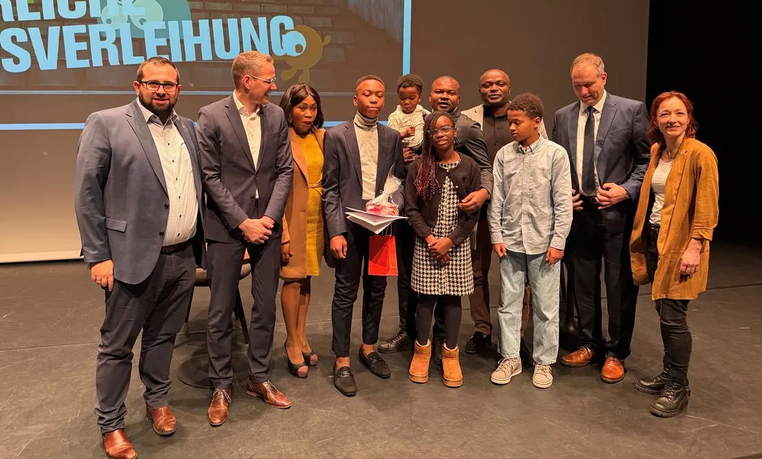 Siebtklässler Leeroy Ngaleu Ngounou gewinnt Schreibwettbewerb