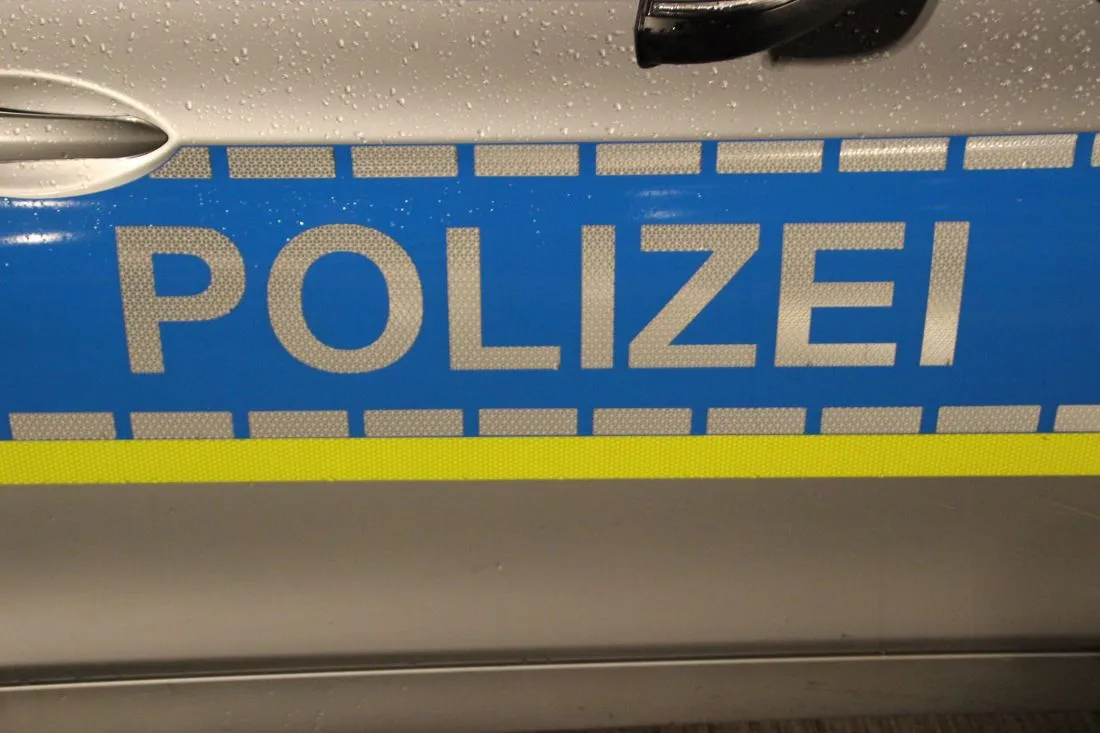 Erlensee: Scheibe von Pkw eingeschlagen und Geldbeutel entwendet
