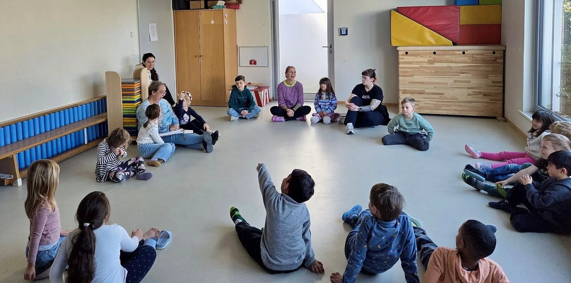 Kinderbürgermeister Leonard bei Kinderkonferenz der KiTa Nelly Sachs