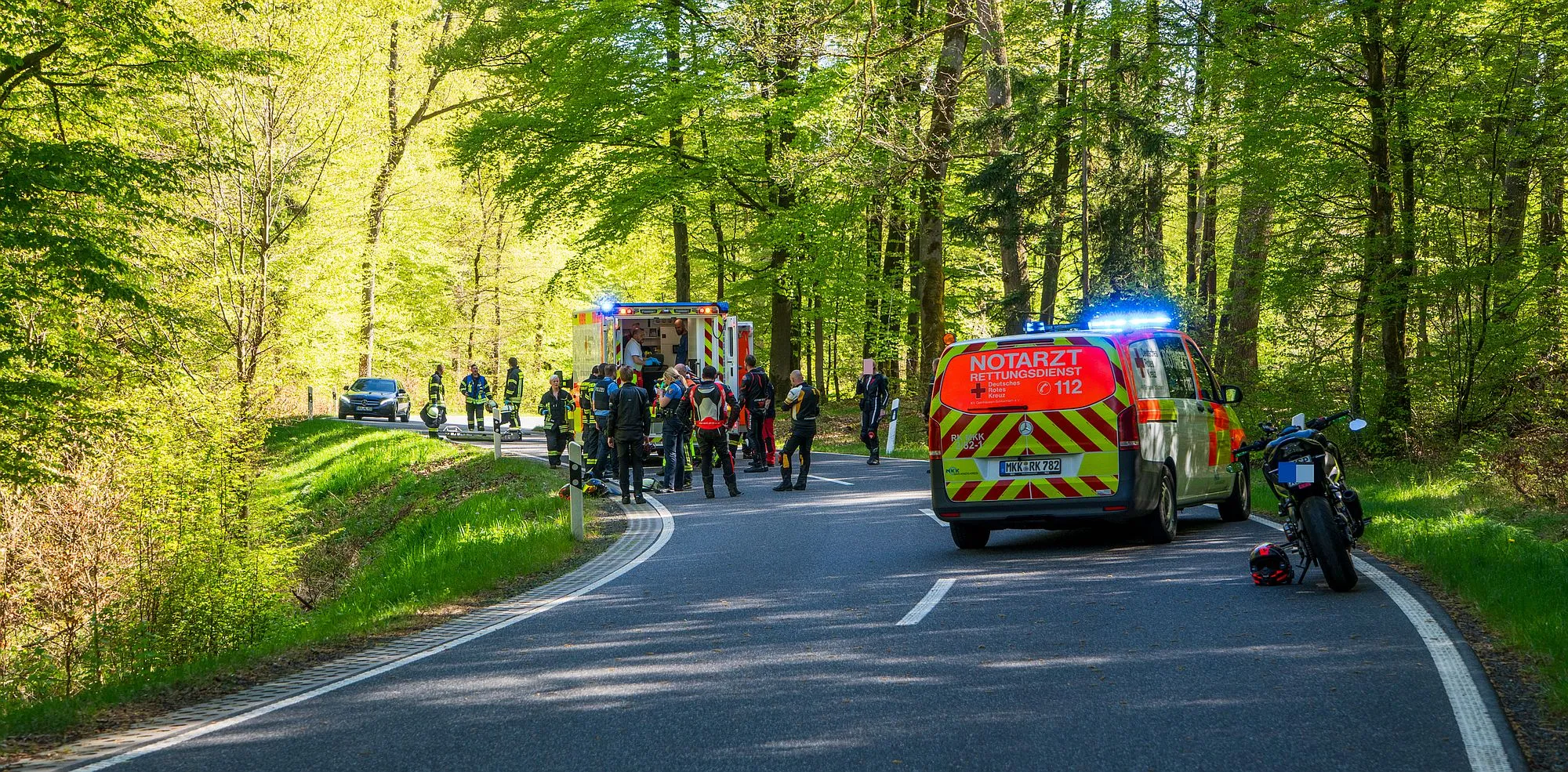 Unfall in Steinau: Motorradfahrer schwer verletzt, Maserati flüchtet