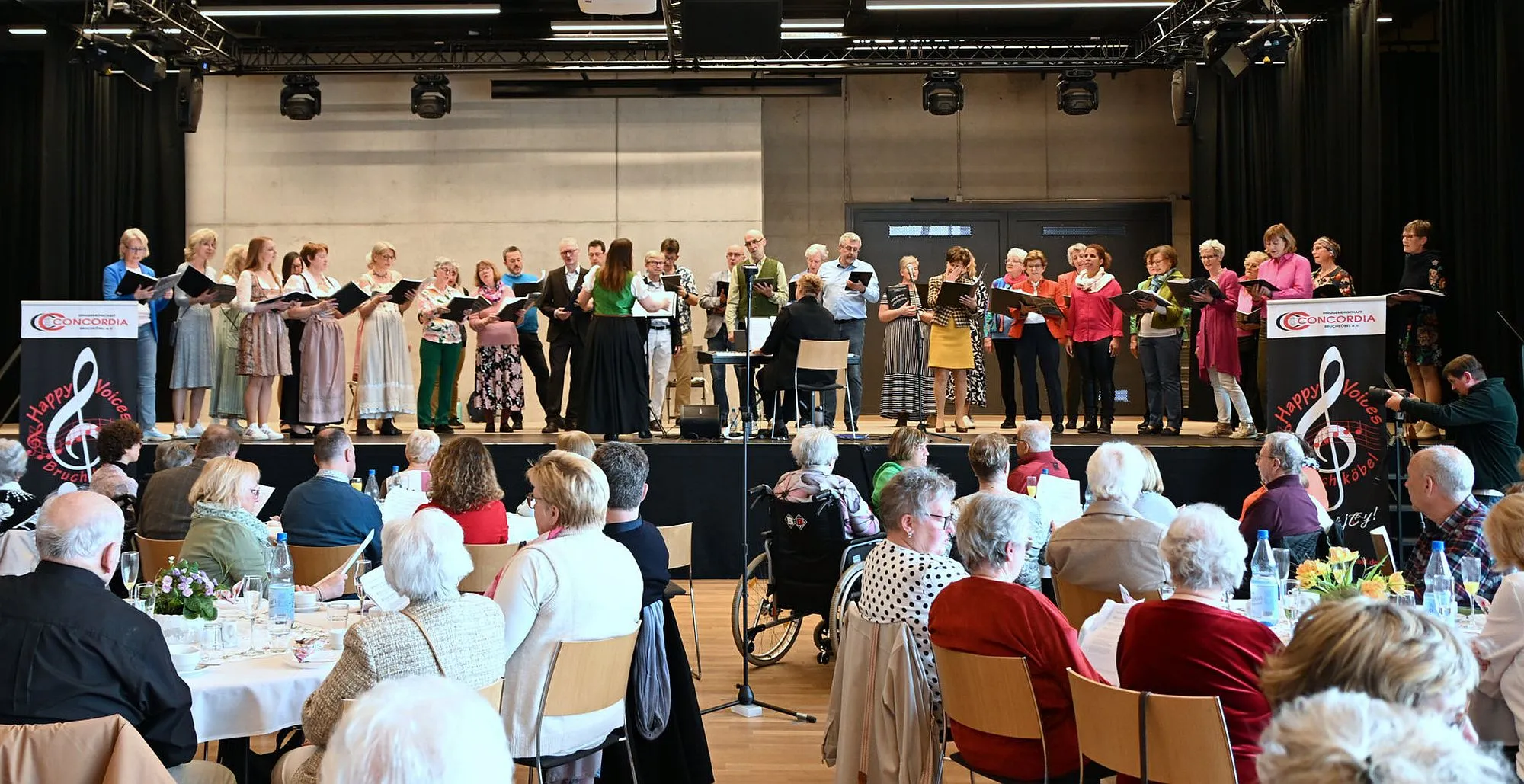 Beste Stimmung bei den HAPPY VOICES im Stadthaus