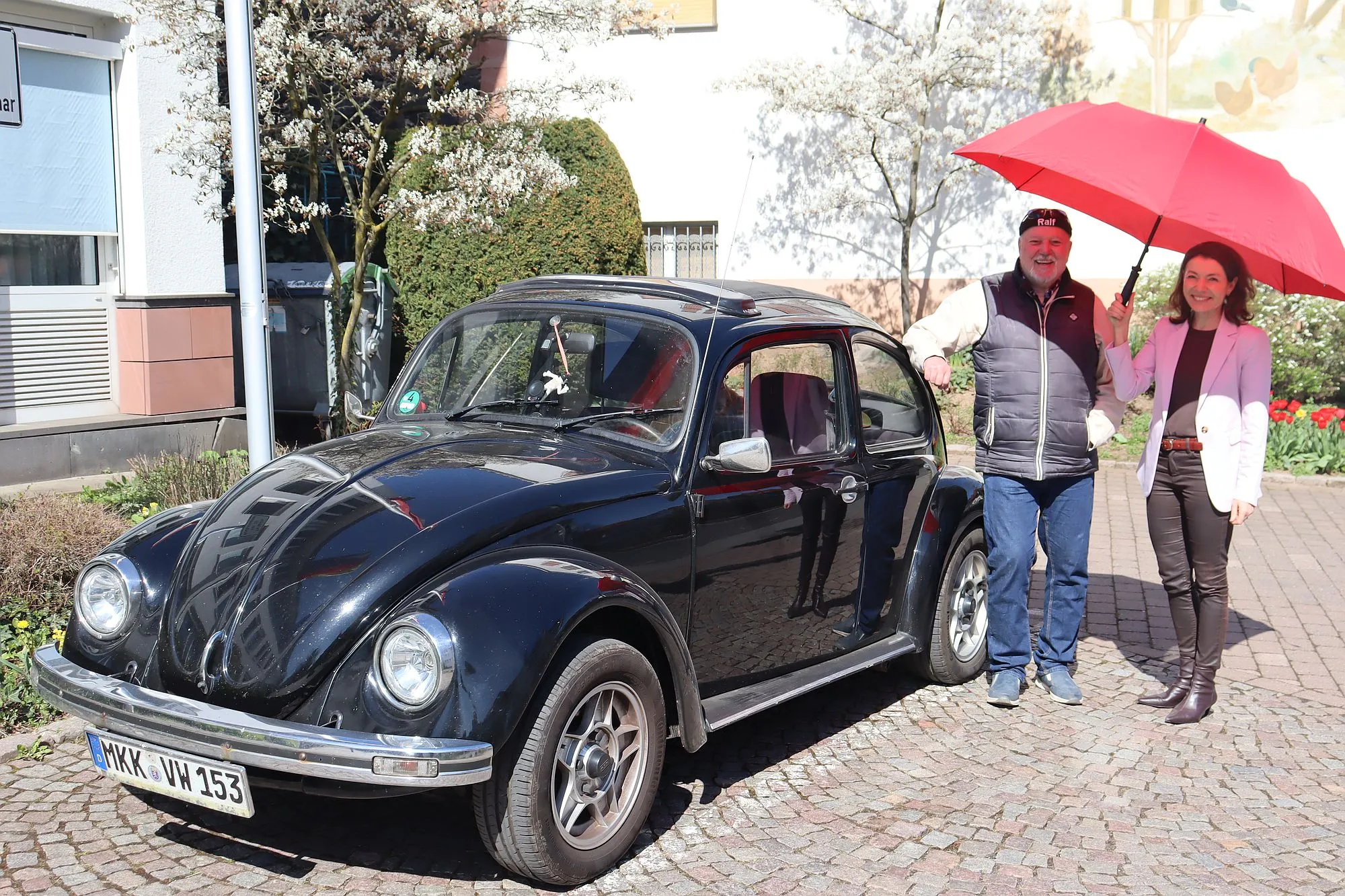Ralf Vollmer und Martin Ey aus Nidderau erkunden mit VW Käfer den Main-Kinzig-Kreis