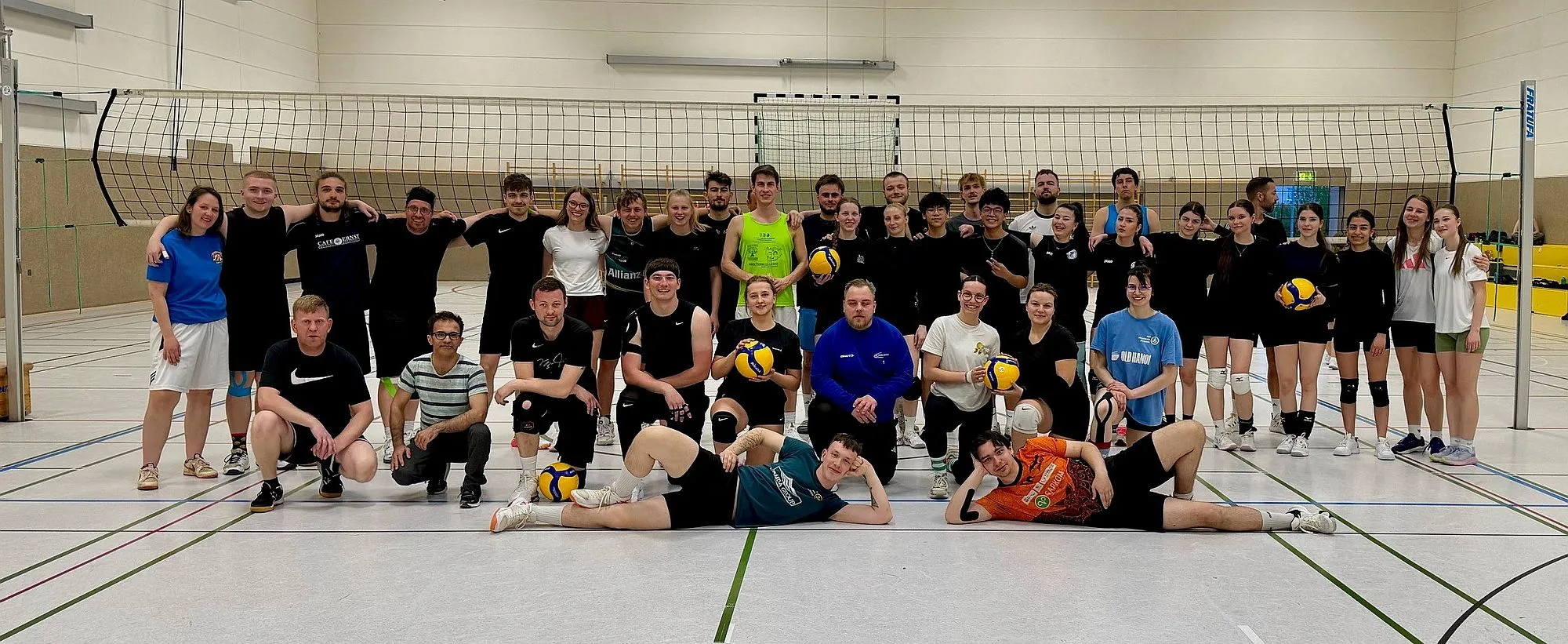 Spannendes Volleyballturnier in der Hessentagshalle