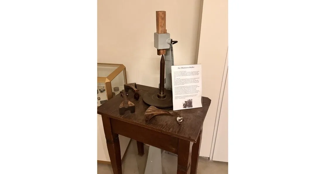 Museum geöffnet: Beruf des Diamantschleifers im Mittelpunkt