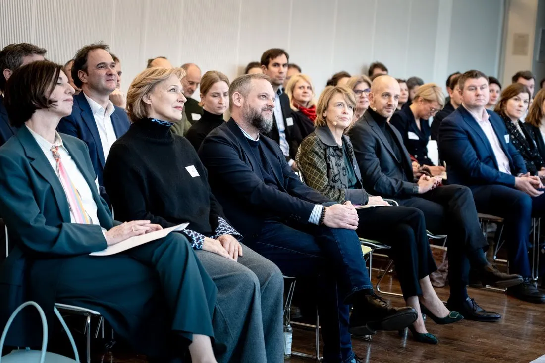 Brasch diskutiert in Berlin mit "First Lady" Elke Büdenbender