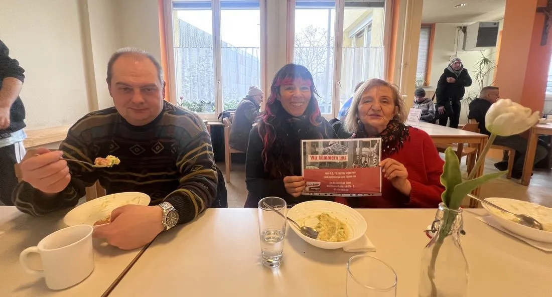Linke spendet Essen für Obdachlose