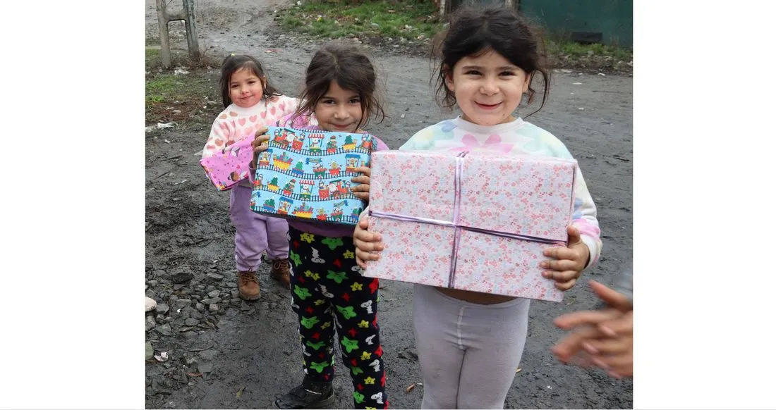 Stiftung Kinderzukunft verteilt 37.000 Weihnachtspäckchen an Kinder in Not