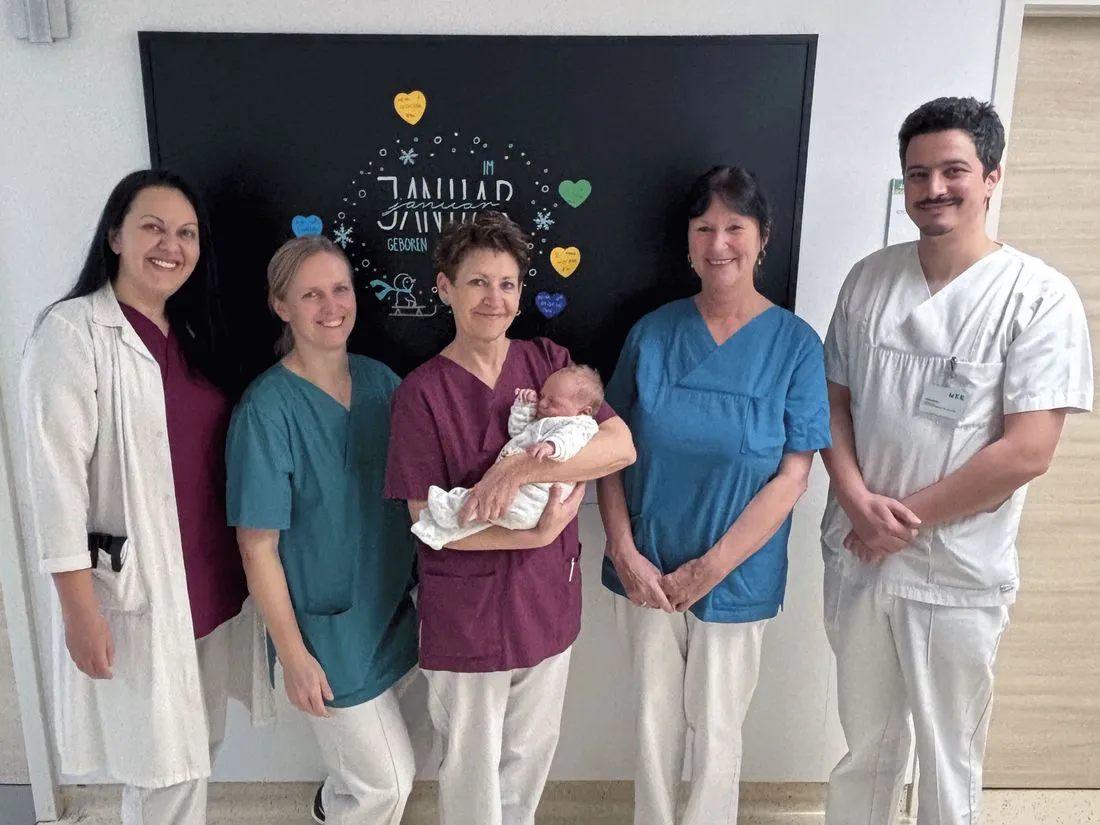 neujahsbabyemil az