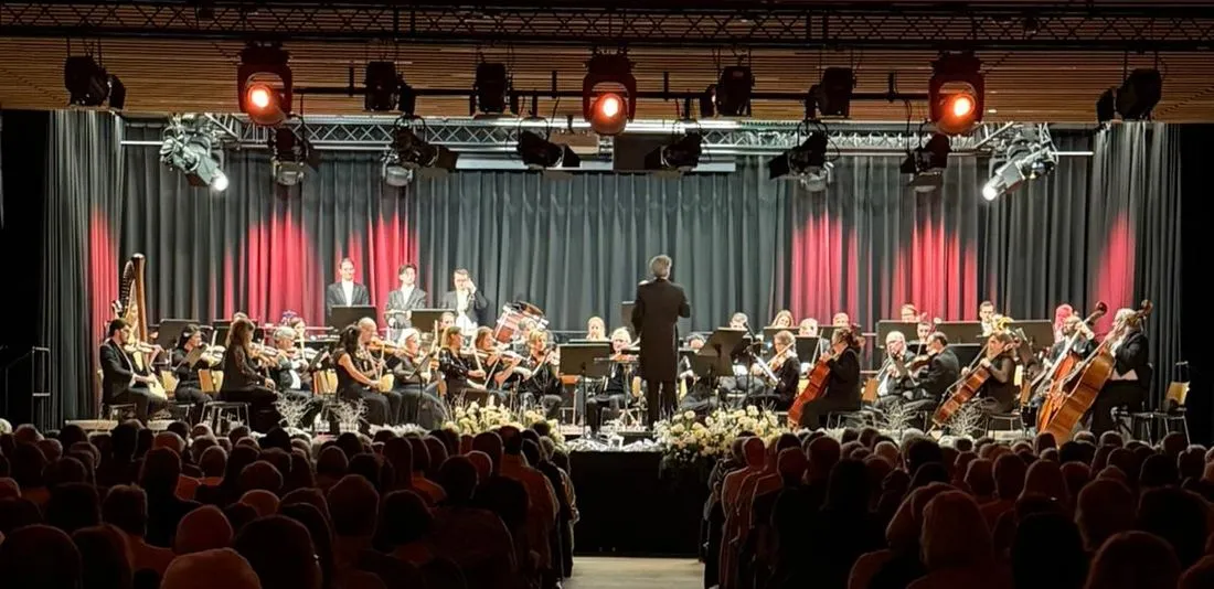 Neue Philharmonie Frankfurt begeisterte im Stadthaus