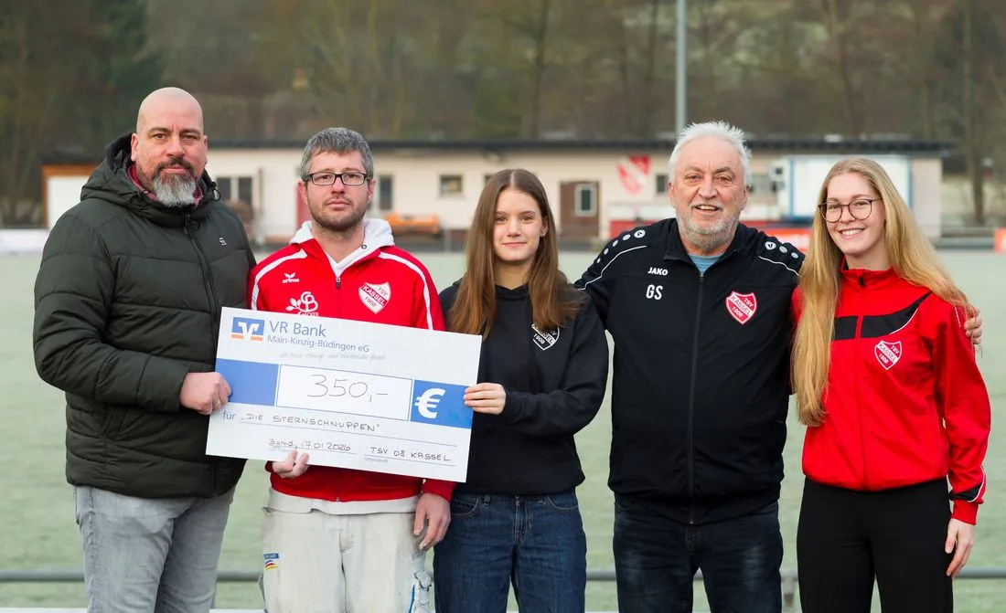 Silvesterlauf: TSV Kassel spendet 350 Euro an Sternschnuppen