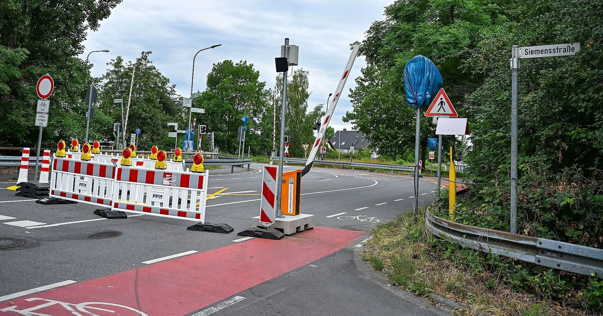 schrankkleinauhbesch az