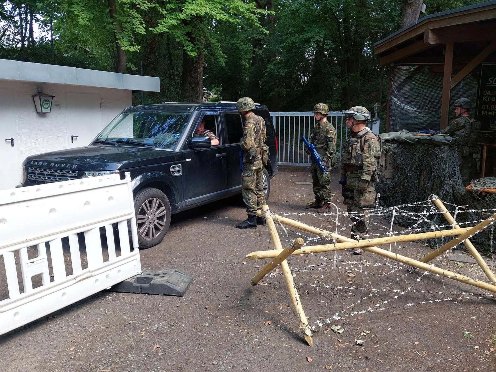 Hasselroth: Bundeswehr-Reservisten trainieren Objektschutz und Zugangskontrolle