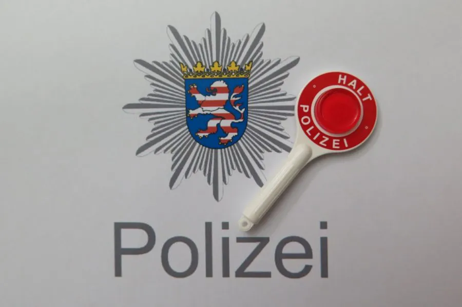 Kontrolle vor Grundschule in Erlensee: E-Scooter-Fahrer gestoppt