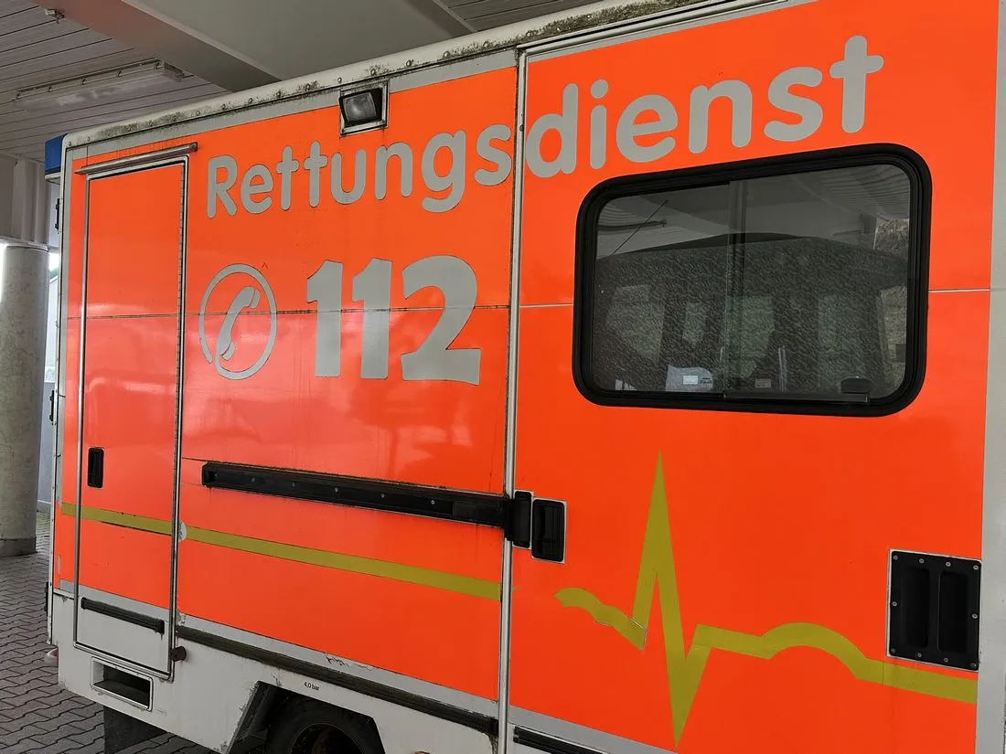 Gelnhausen: Radfahrer auf Gehweg von Pkw erfasst