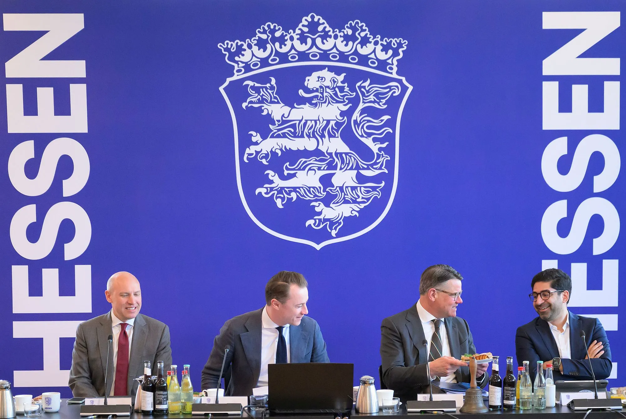 corporatdesignhessen az1