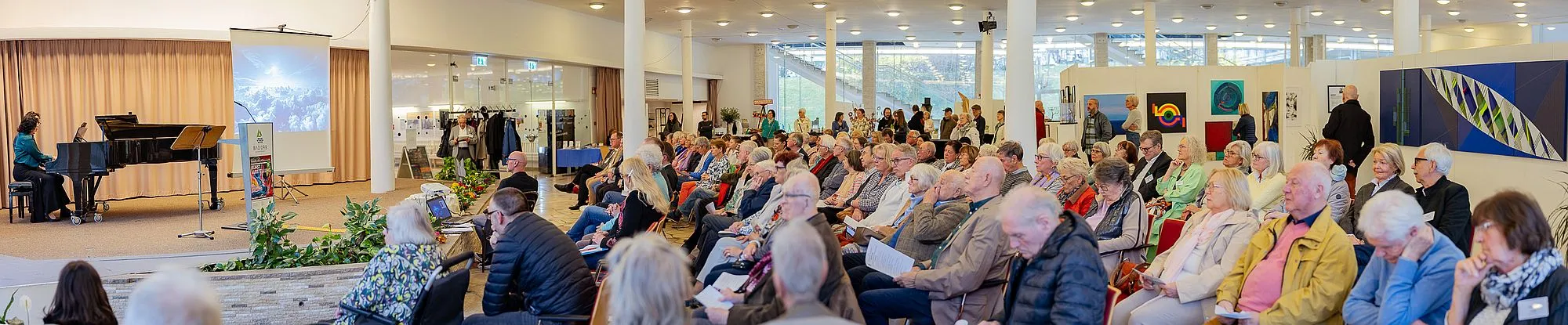 25. „Dialog der Elemente“: Ausstellungseröffnung mit einem „Volltreffer“