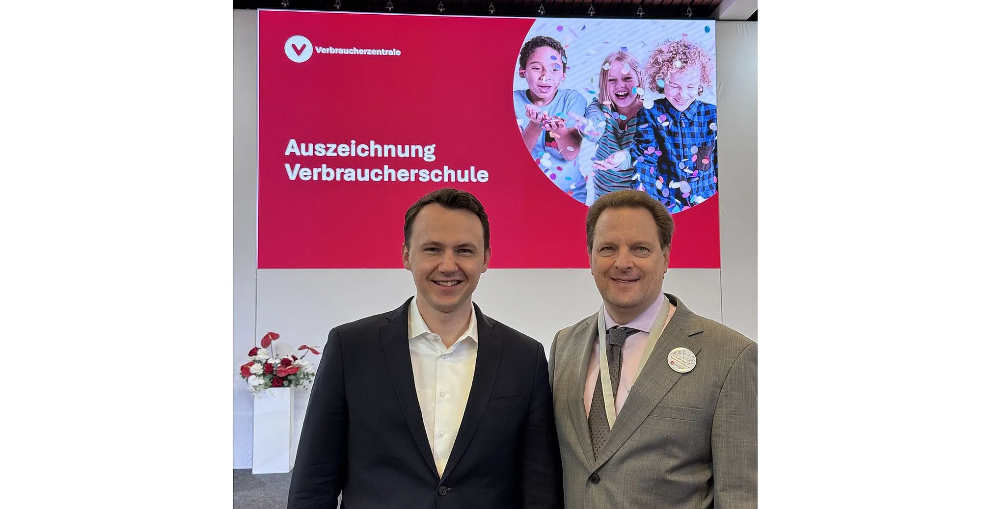 HOLA erneut als Verbraucherschule GOLD ausgezeichnet