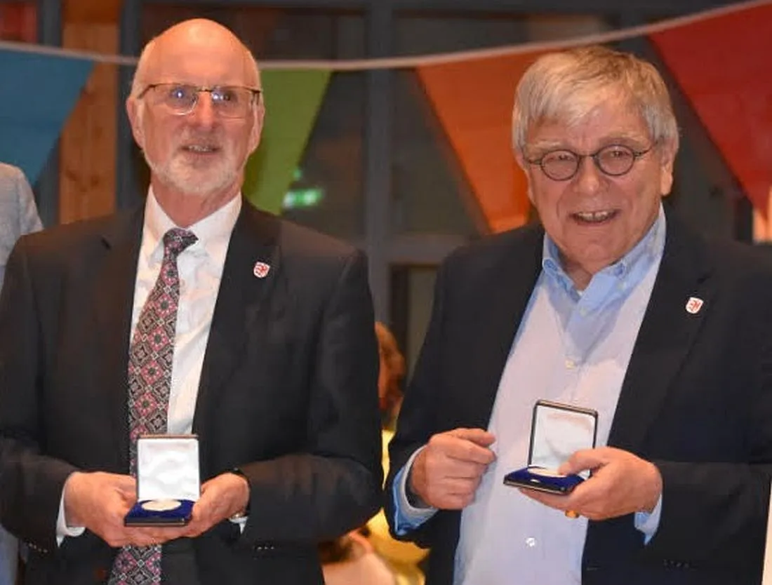 Silberne Ehrenplakette für Prof. Dr. Jürgen Müller und Otto Löber