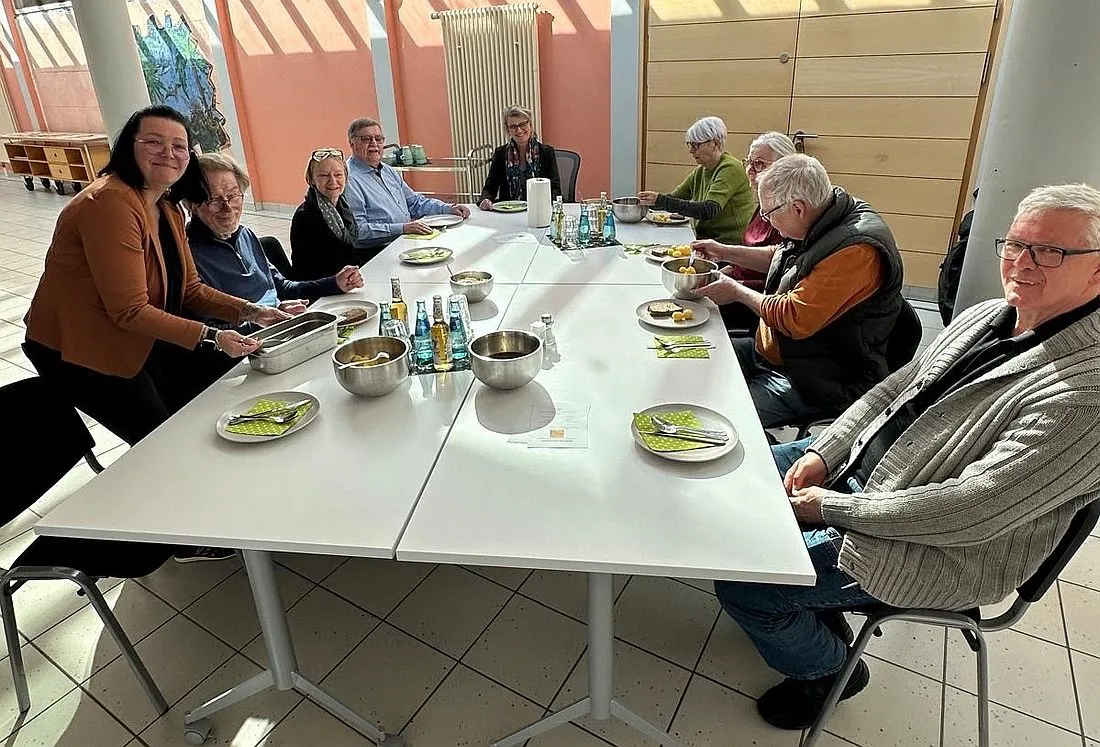 Erster Seniorenmittagstisch im KiFaZ Sandweg