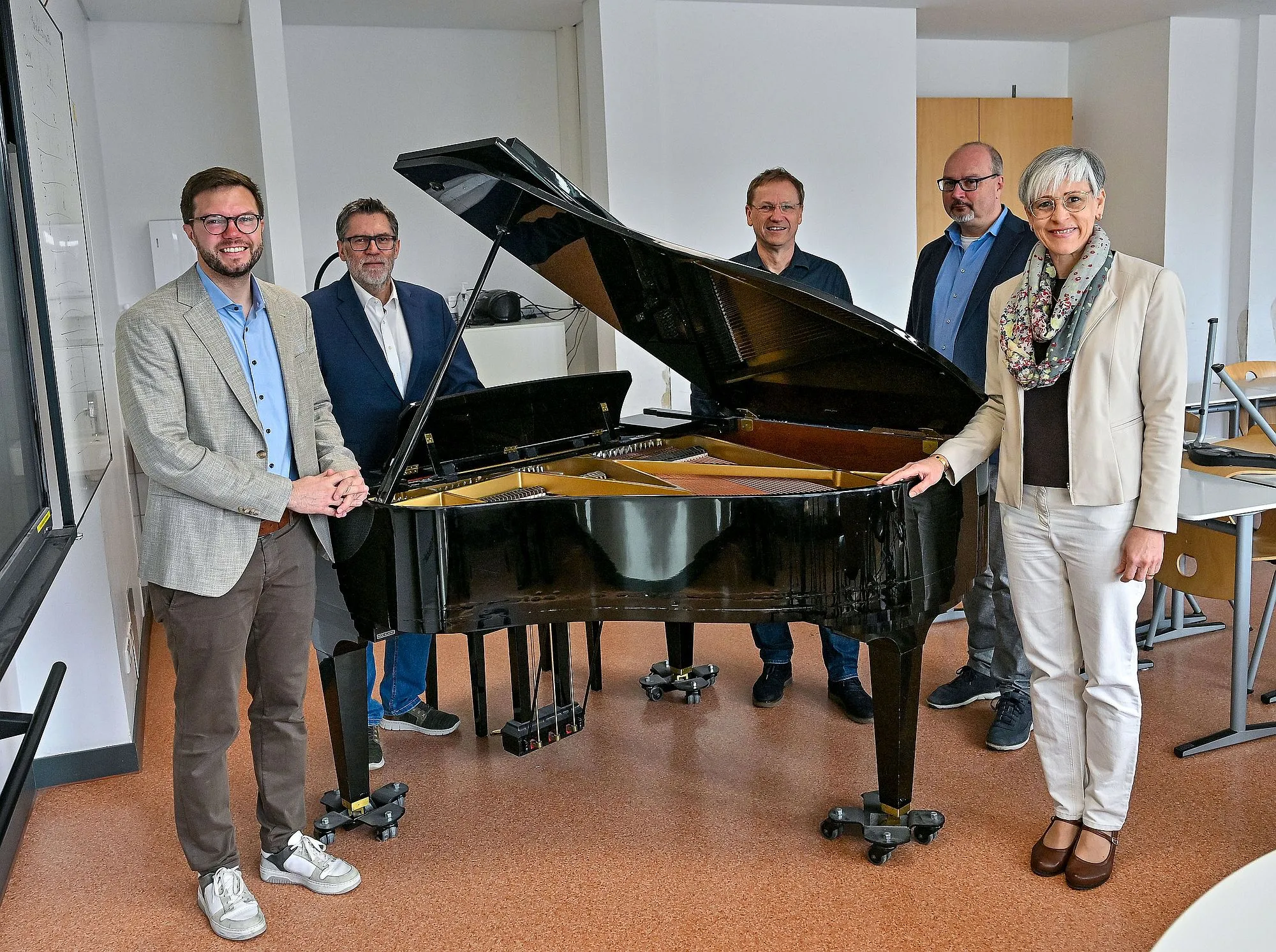 Steinway-Flügel der Karl-Rehbein-Schule Hanau wird restauriert