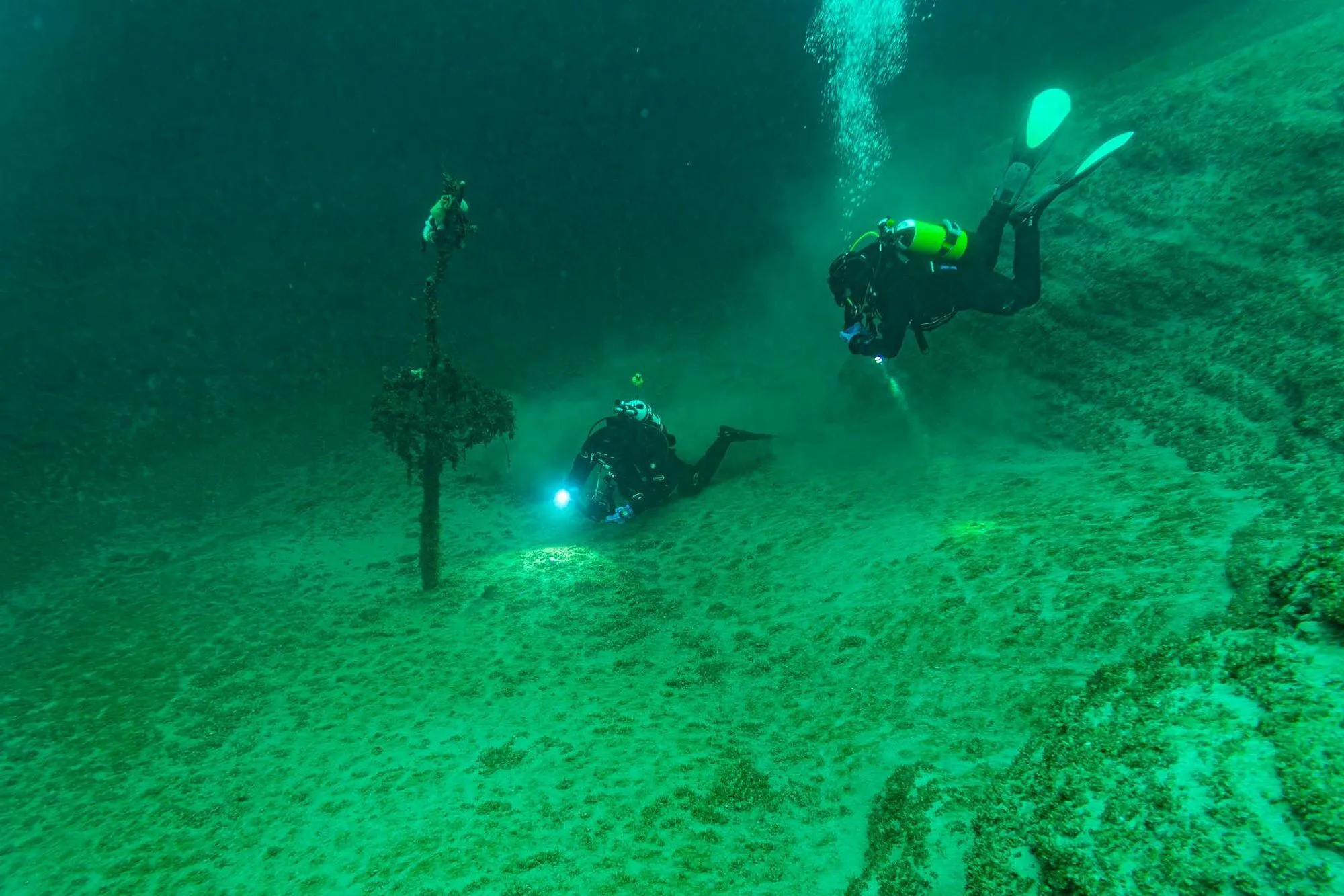 Tauchclub Aquarius Bruchköbel: Abstieg ins Blau des Attersees