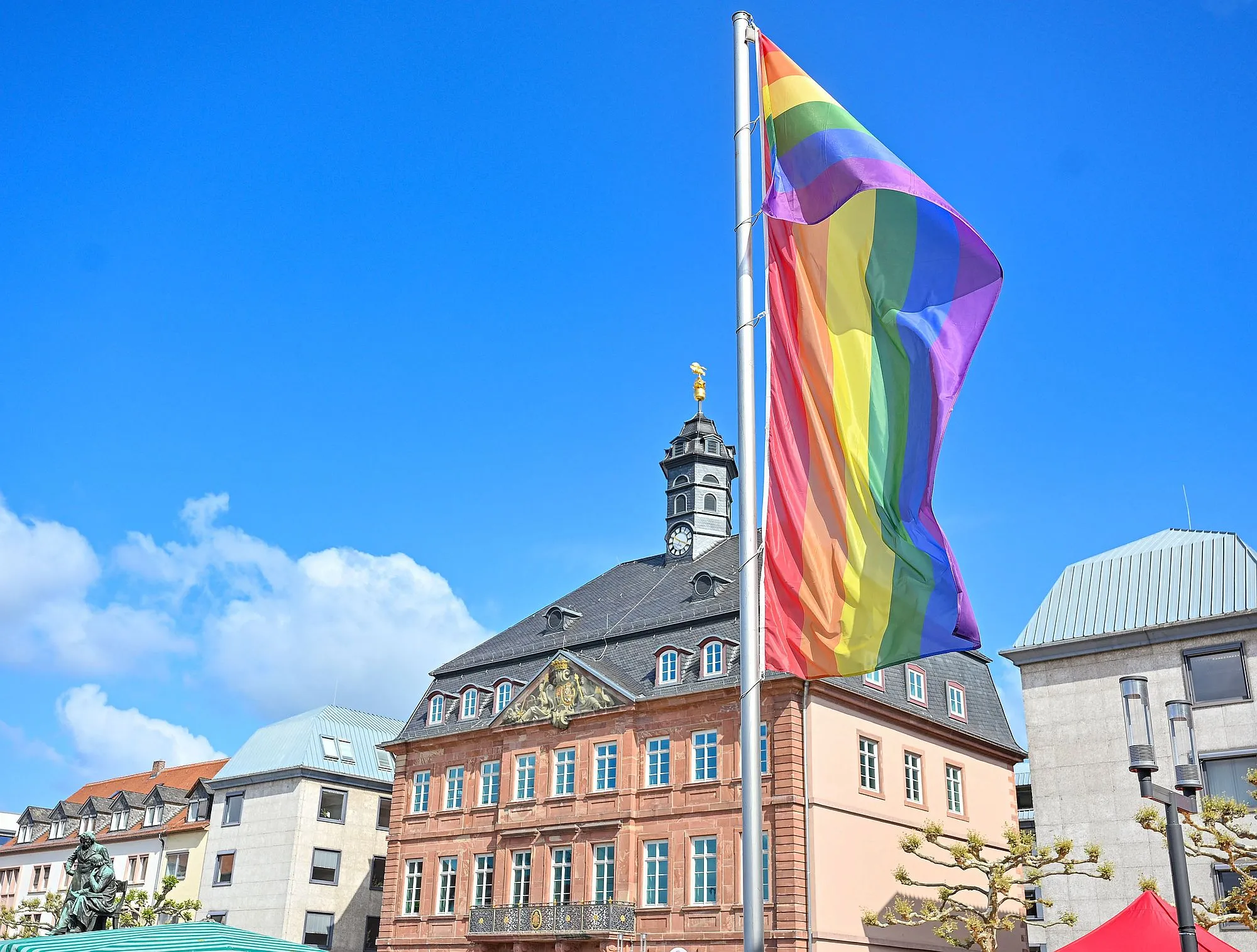 IDAHOBIT 2026: Hanau setzt Zeichen für Vielfalt und Toleranz
