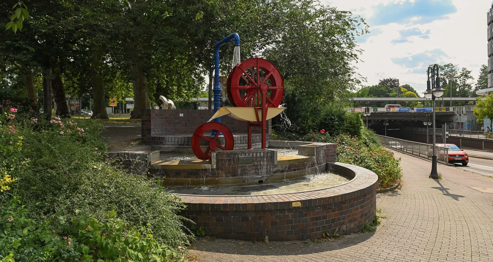 Schaufelrad defekt: Brunnen vor Kanaltor außer Betrieb