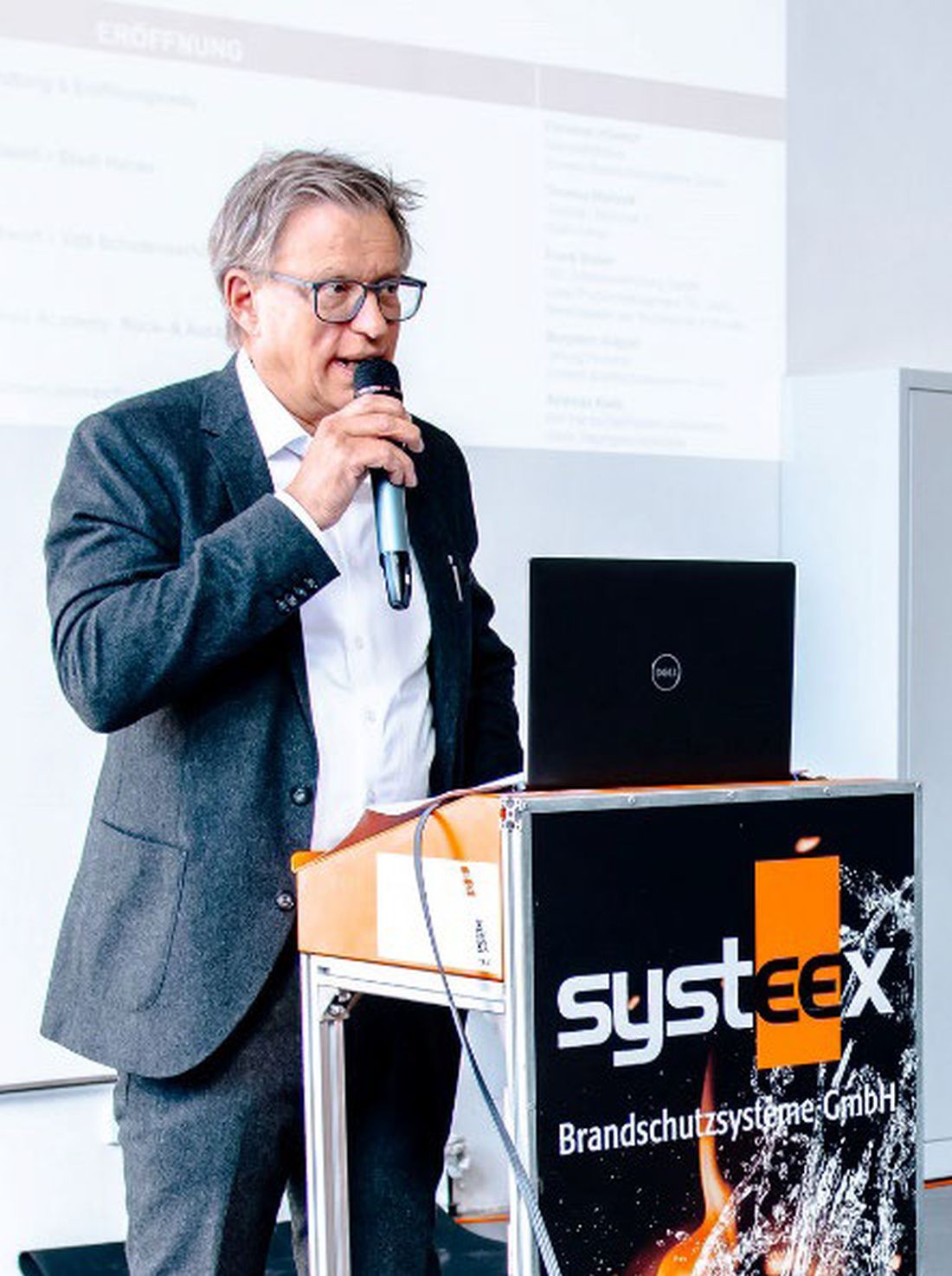 systeexneuehalle az1