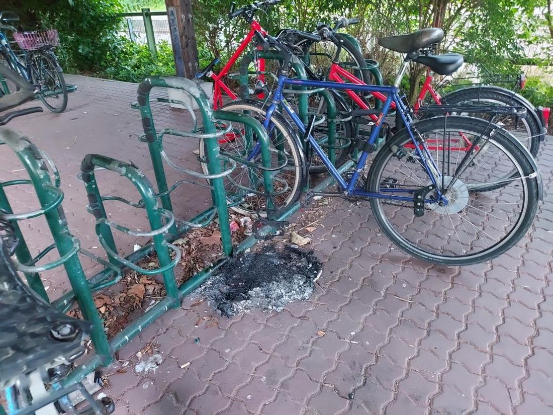 bahnhofsalmplafrad az1