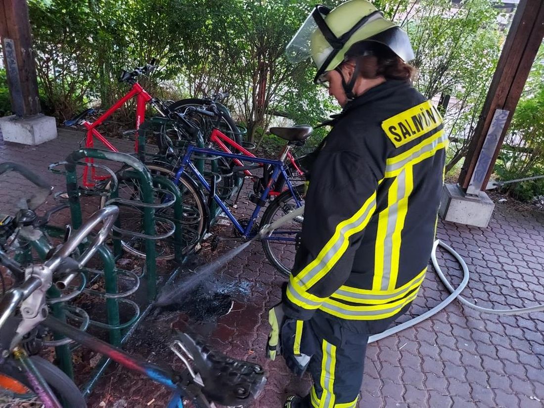 bahnhofsalmplafrad az3