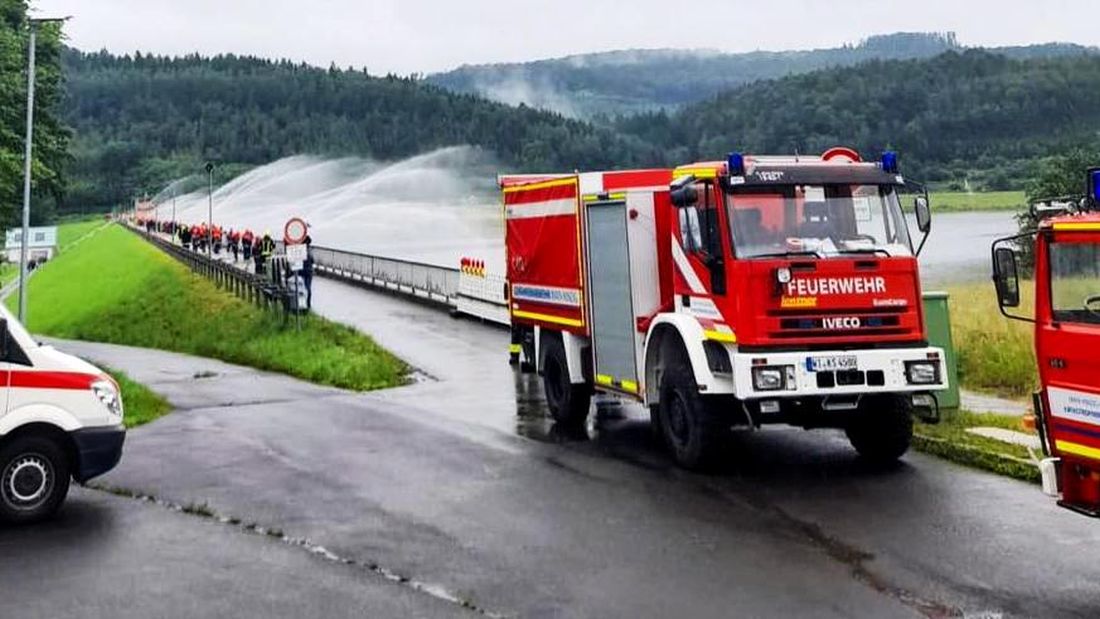 blaulichtcamphasselroth az6