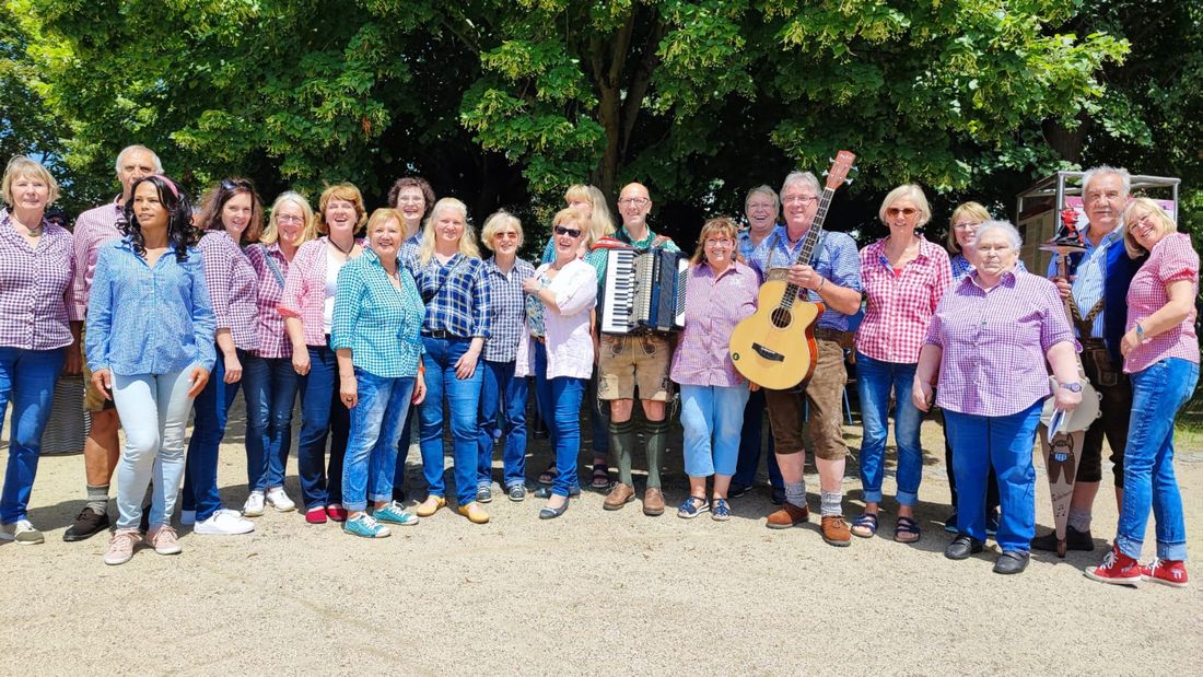 lederhosenmelodivas az1