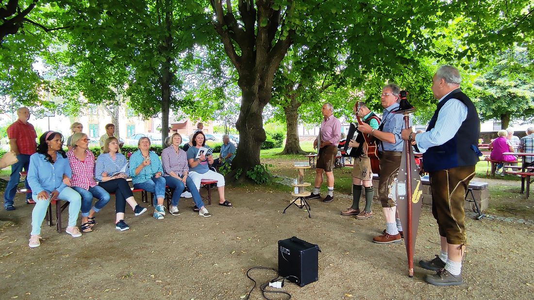 lederhosenmelodivas az3