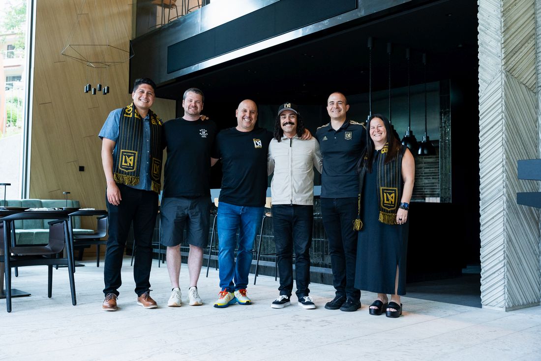 losangelesstrauss az2