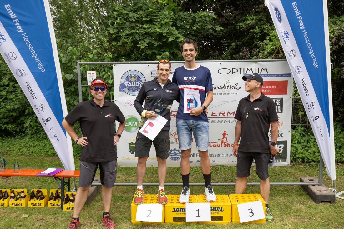 podiumquarterman az2
